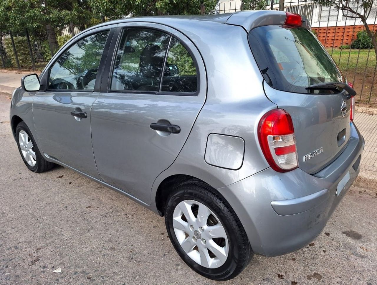Nissan March Usado Financiado en Córdoba, deRuedas
