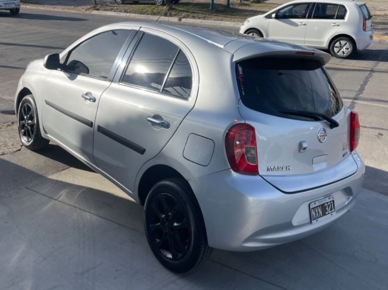 Nissan March Usado en Córdoba, deRuedas