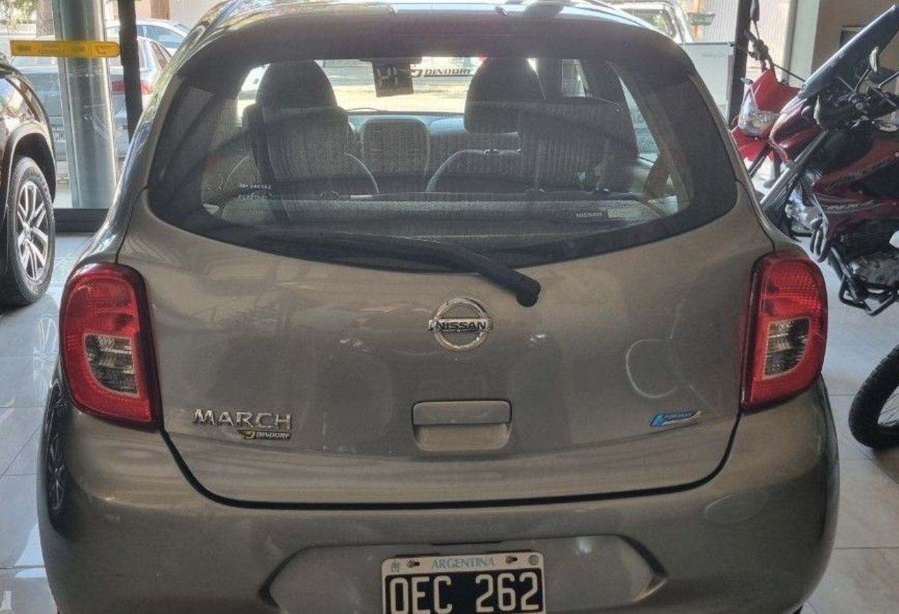 Nissan March Usado Financiado en Mendoza, deRuedas