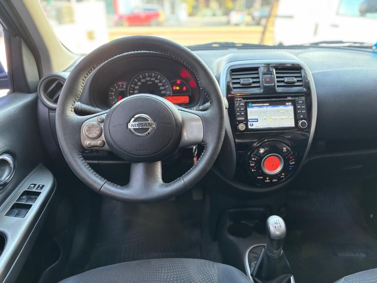 Nissan March Usado Financiado en Córdoba, deRuedas