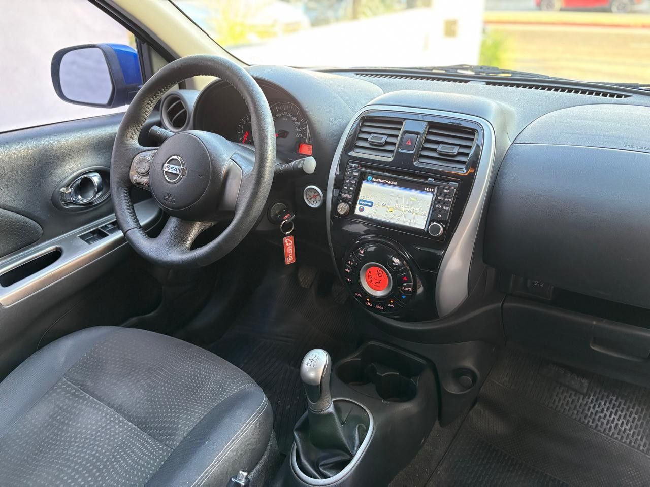 Nissan March Usado Financiado en Córdoba, deRuedas