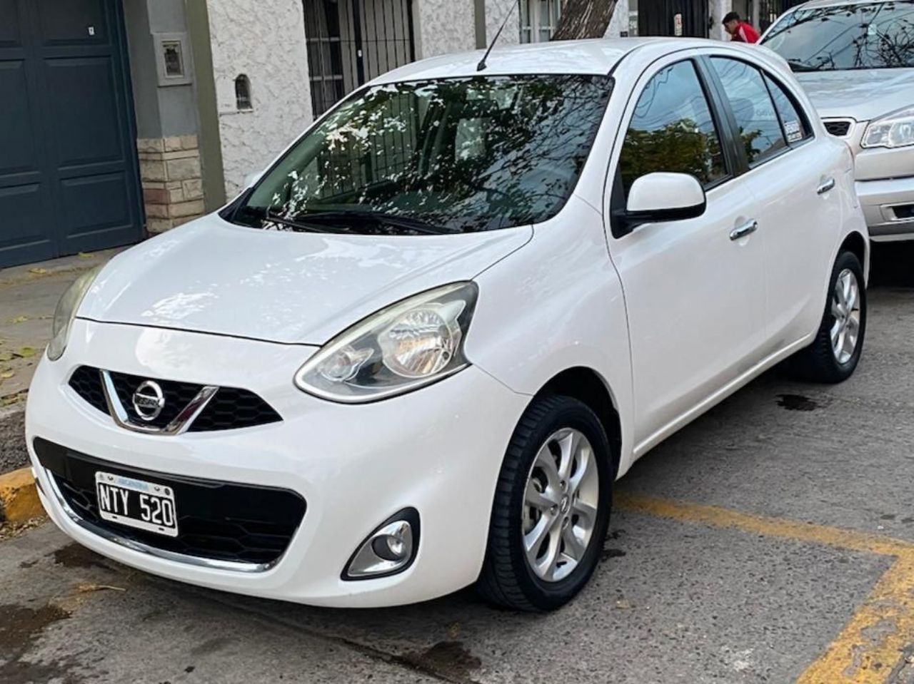 Nissan March Usado en Mendoza, deRuedas