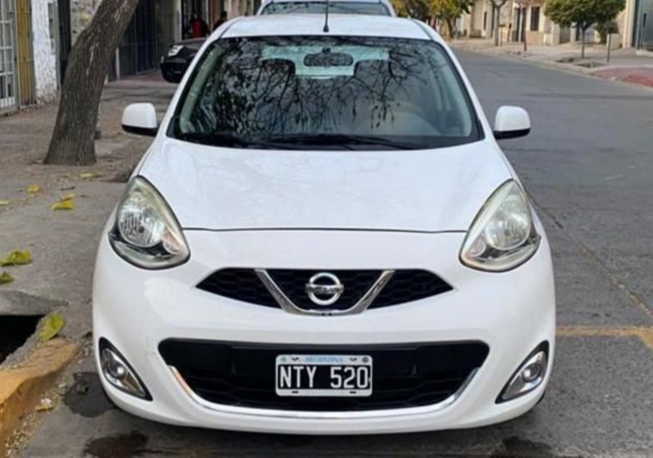 Nissan March Usado en Mendoza, deRuedas