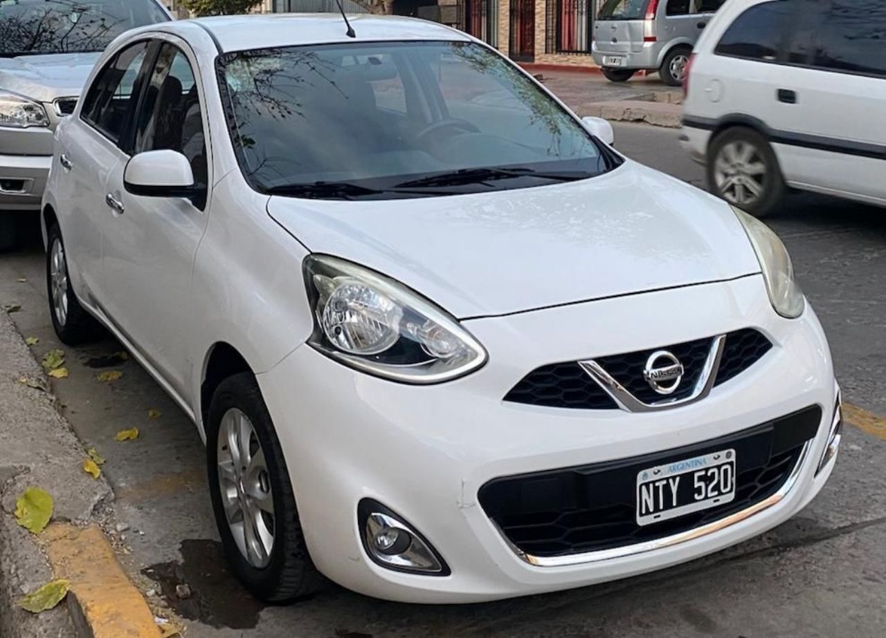 Nissan March Usado en Mendoza, deRuedas
