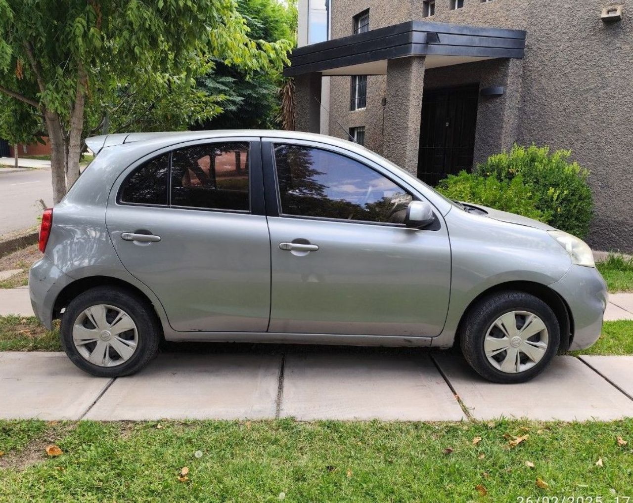 Nissan March Usado en Mendoza, deRuedas