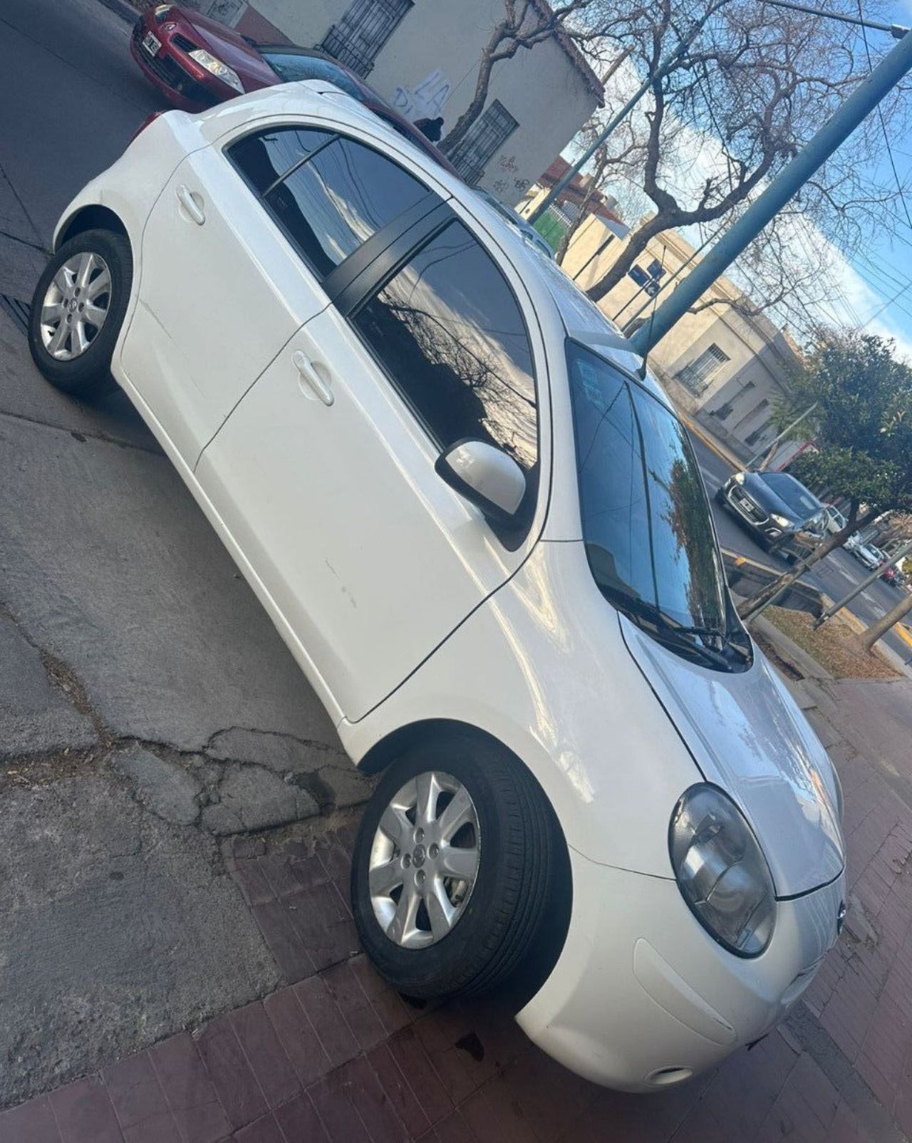 Nissan March Usado en Mendoza, deRuedas