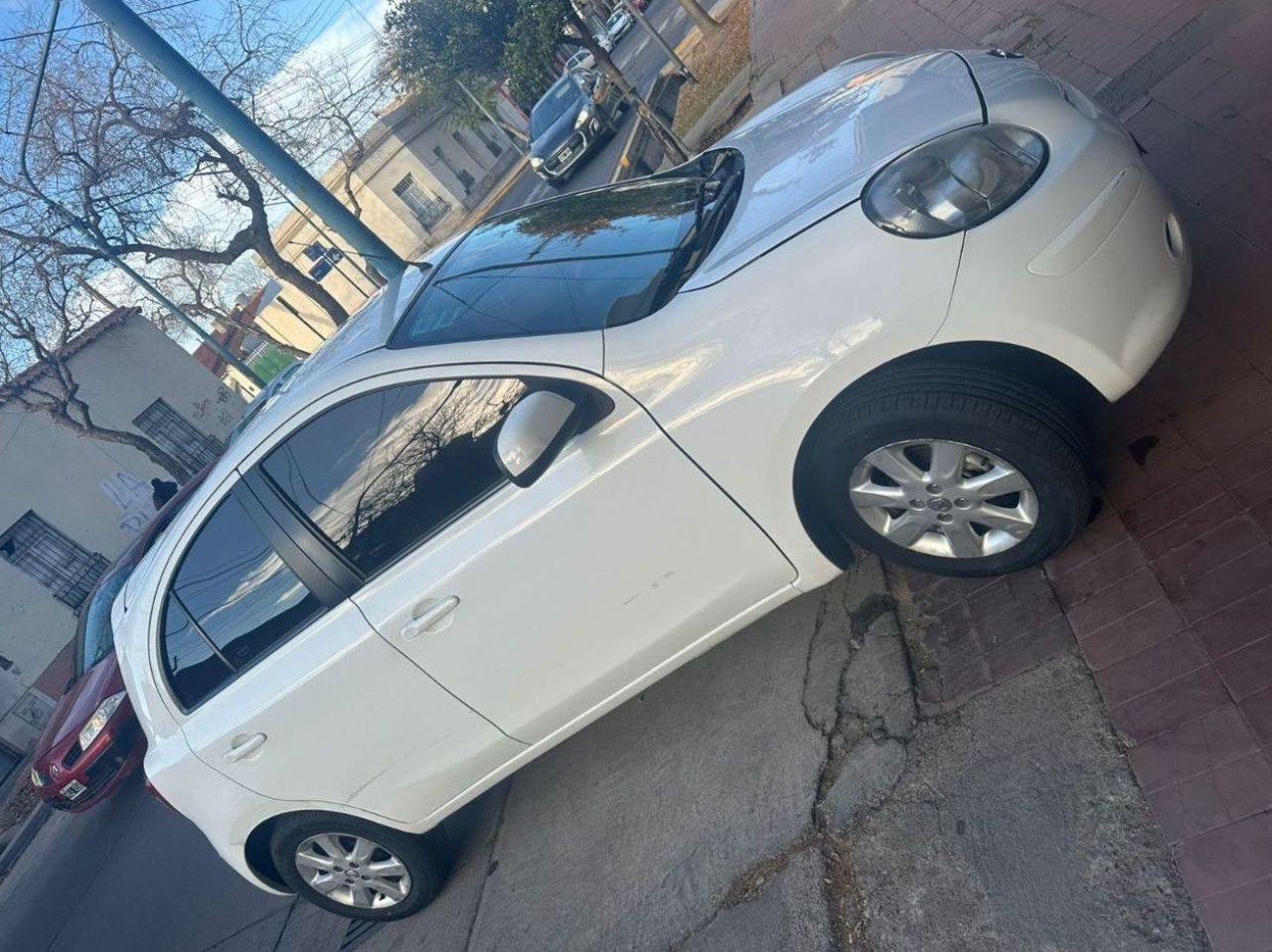 Nissan March Usado en Mendoza, deRuedas