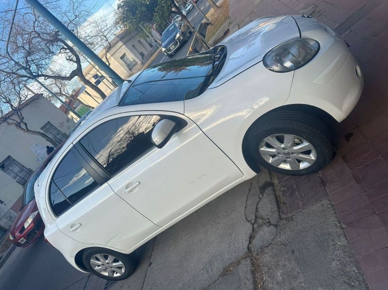 Nissan March Usado en Mendoza, deRuedas