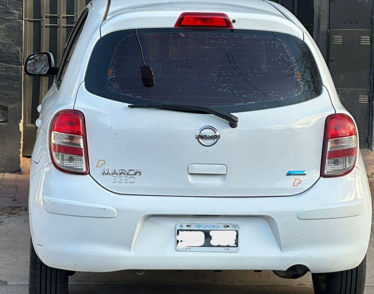 Nissan March Usado en Mendoza, deRuedas