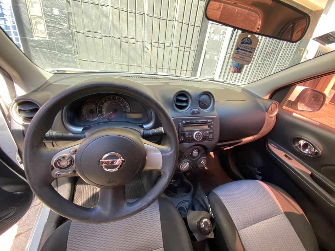 Nissan March Usado en Mendoza, deRuedas