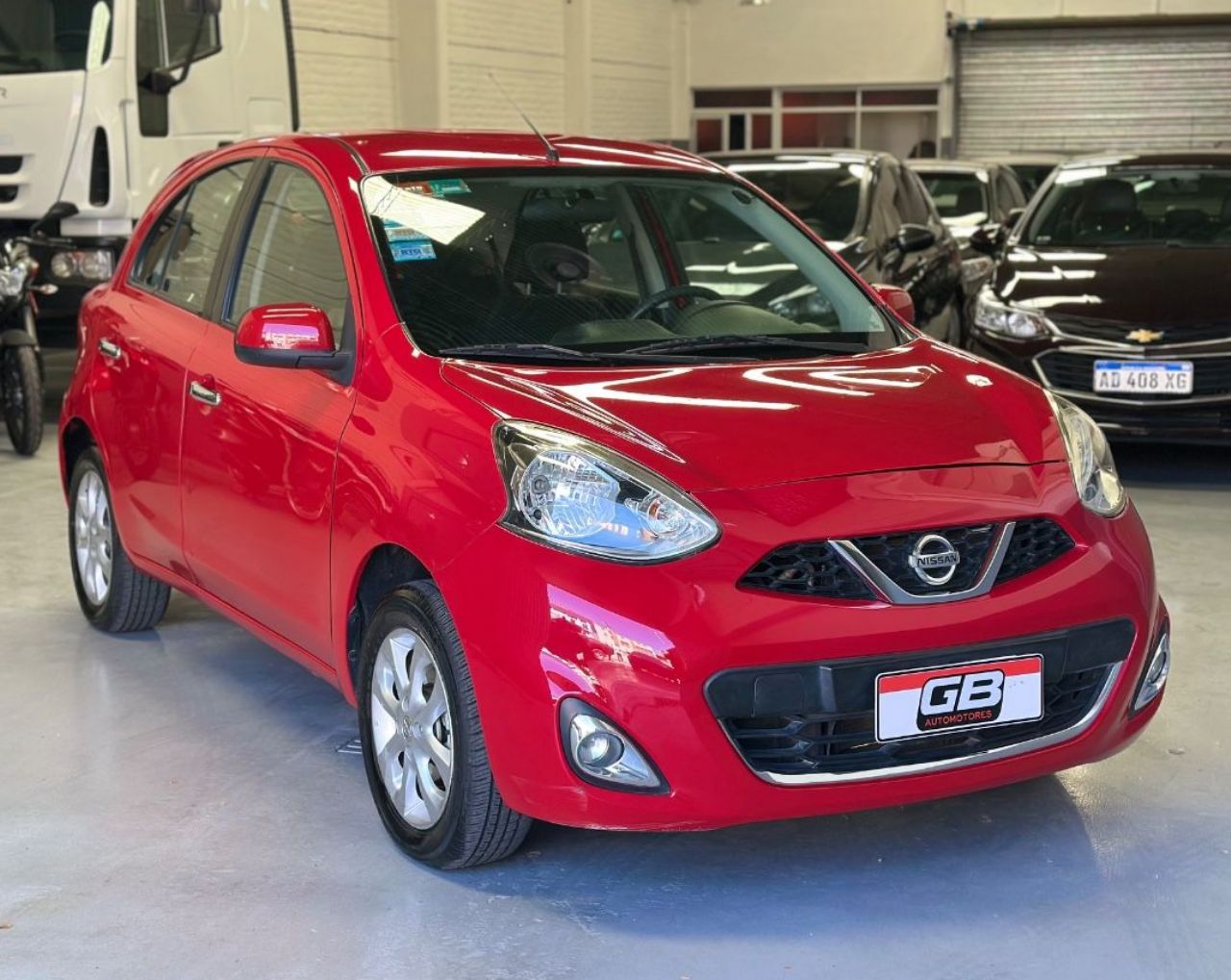 Nissan March Usado Financiado en Mendoza, deRuedas