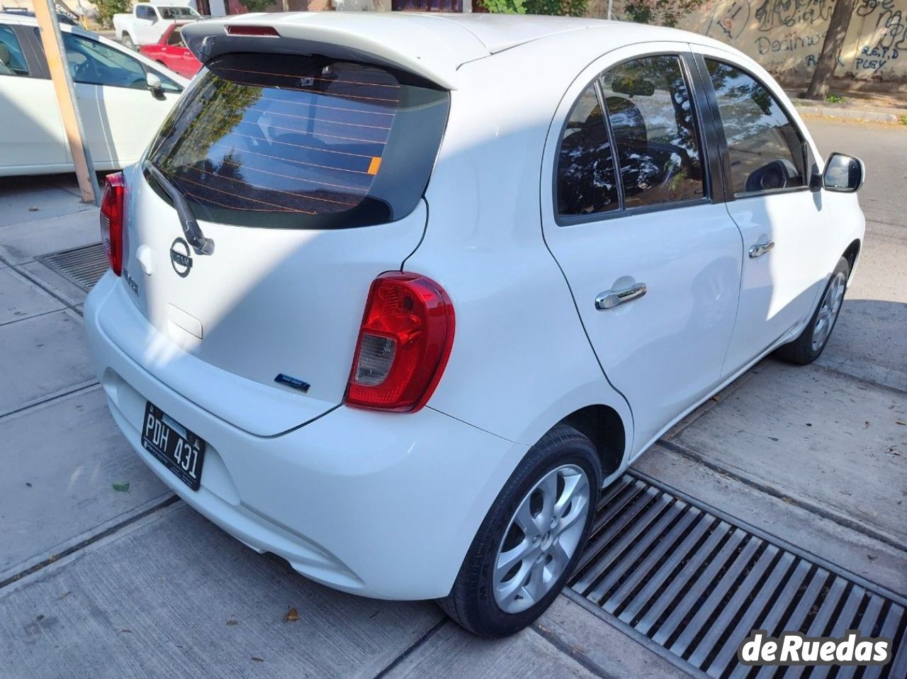 Nissan March Usado en Mendoza, deRuedas