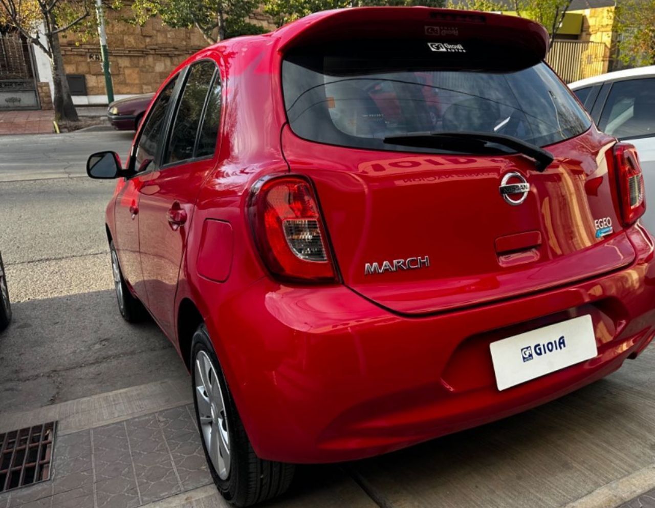 Nissan March Usado en Mendoza, deRuedas