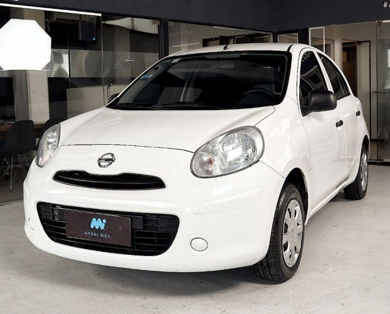Nissan March Usado Financiado en Córdoba, deRuedas