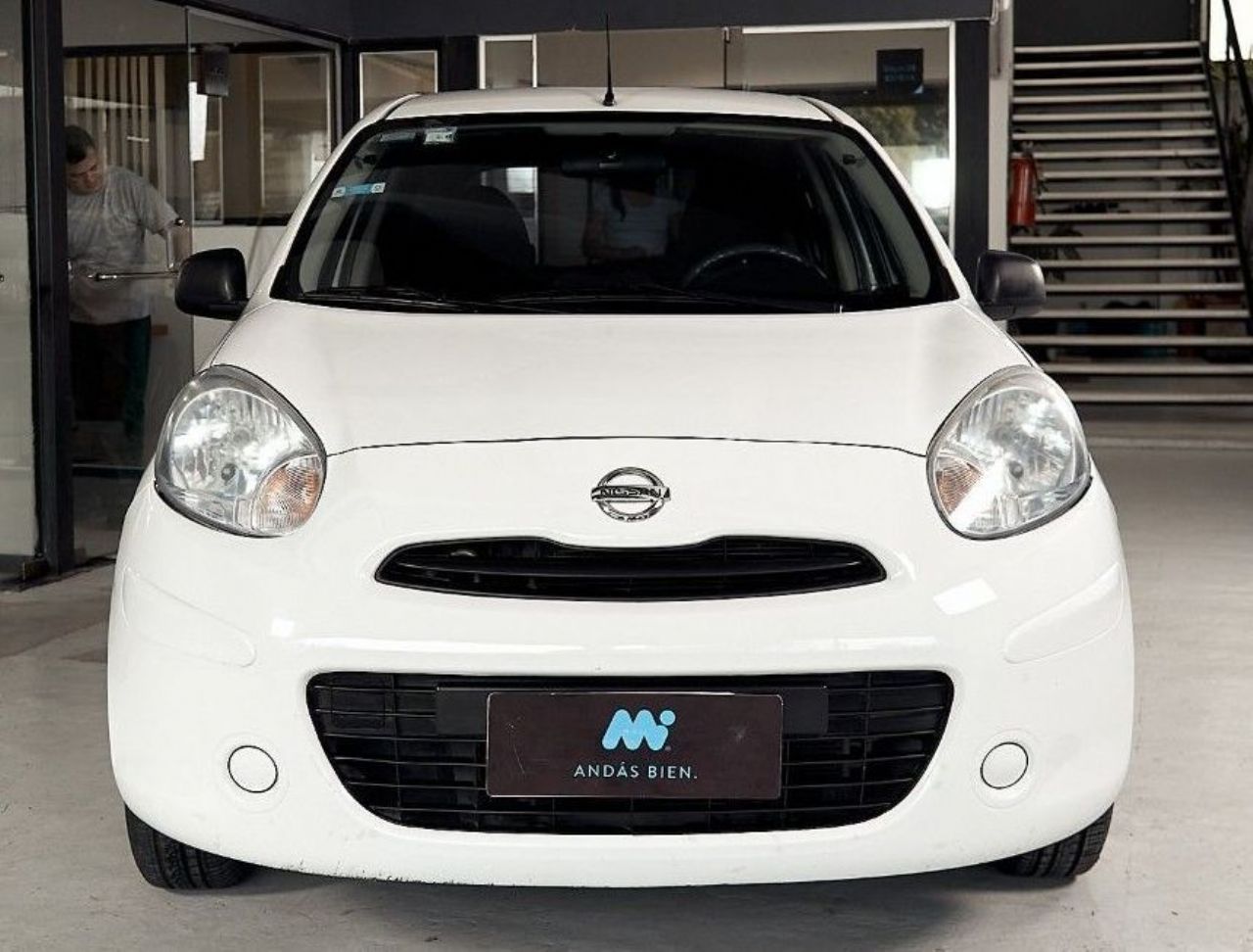 Nissan March Usado Financiado en Córdoba, deRuedas