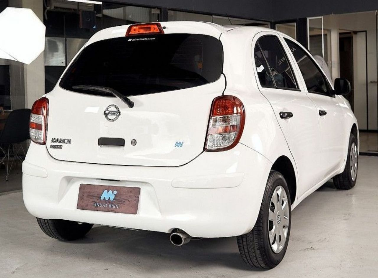Nissan March Usado Financiado en Córdoba, deRuedas
