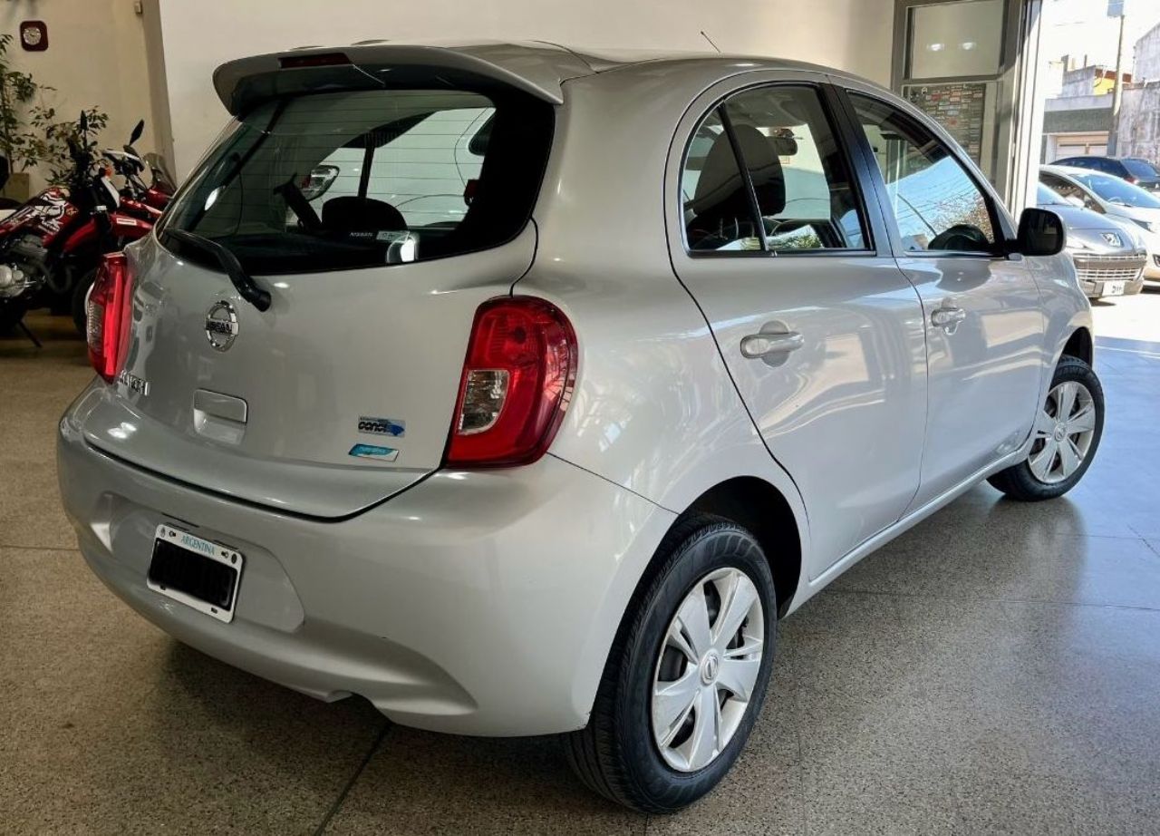 Nissan March Usado en Córdoba, deRuedas