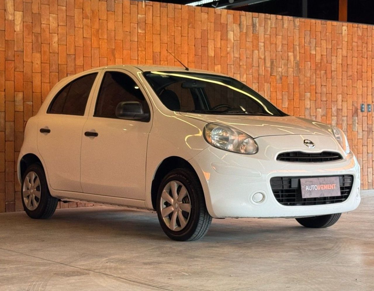Nissan March Usado en Córdoba, deRuedas