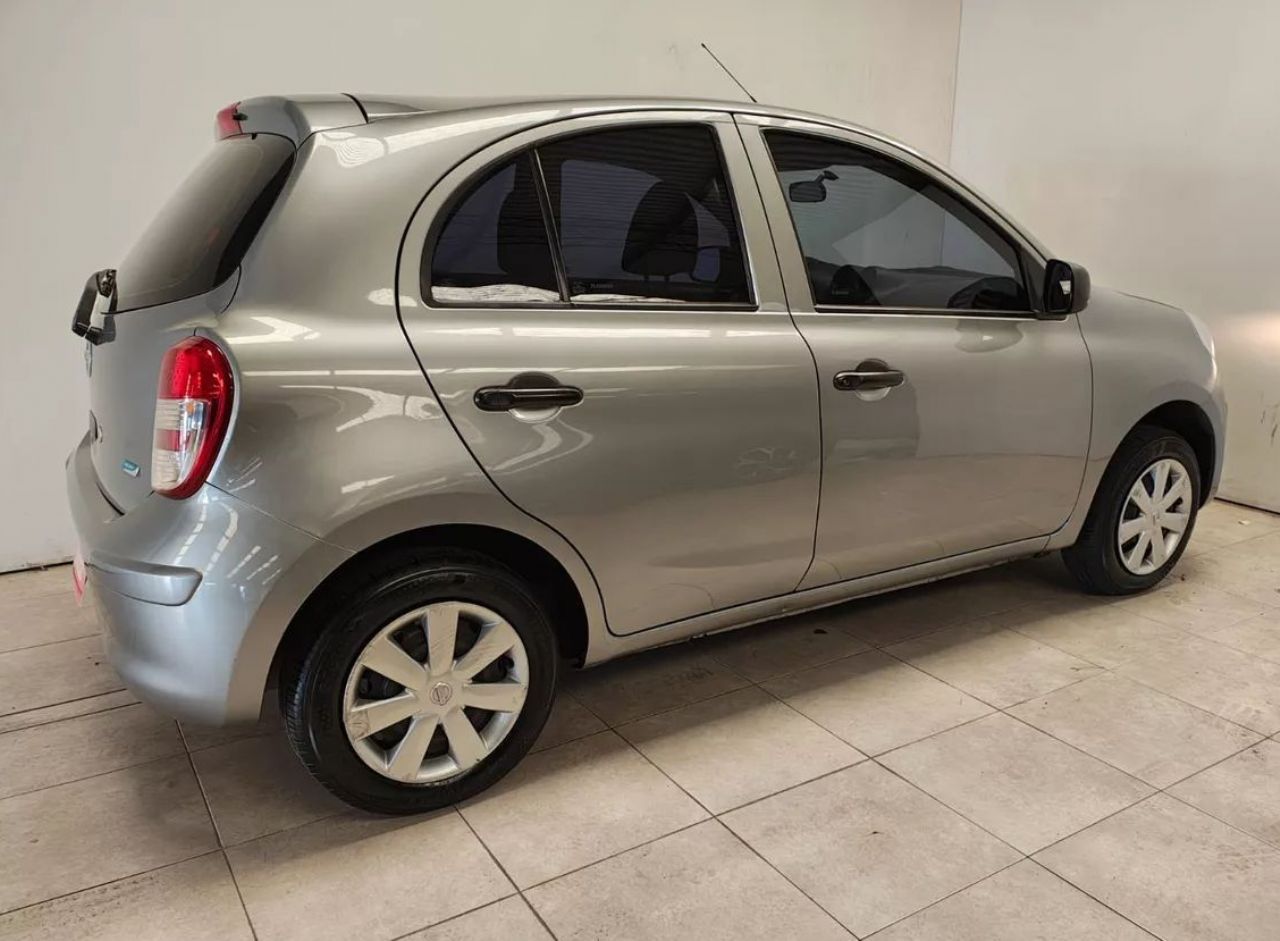 Nissan March Usado en Córdoba, deRuedas