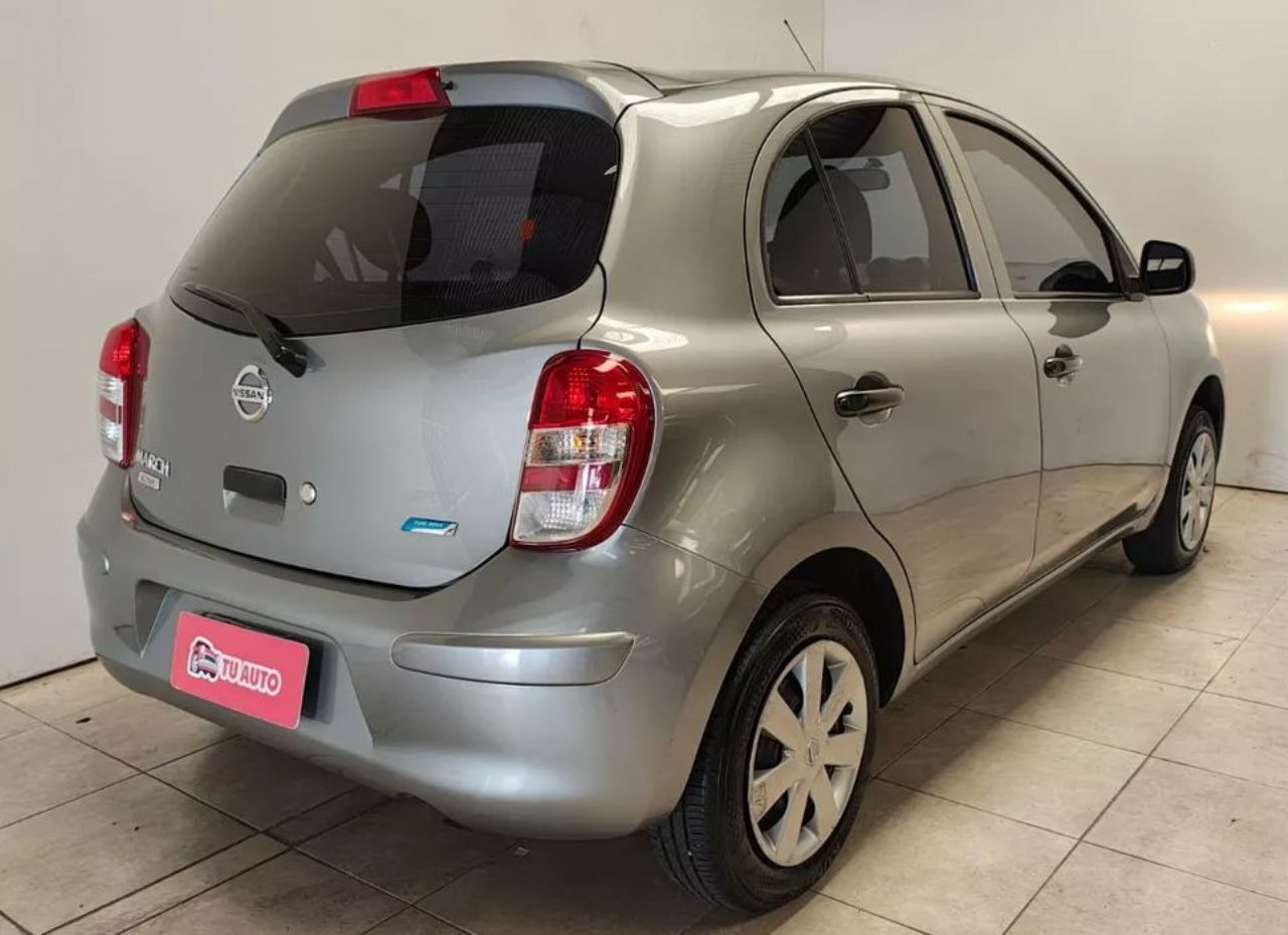 Nissan March Usado en Córdoba, deRuedas