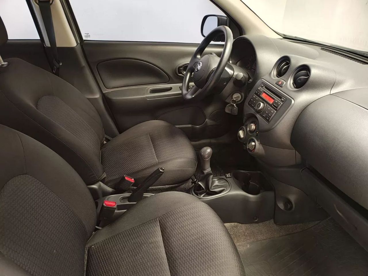 Nissan March Usado en Córdoba, deRuedas