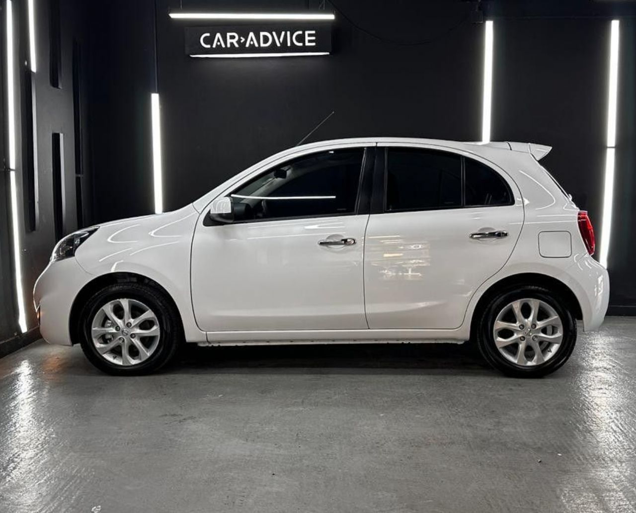 Nissan March Usado en Córdoba, deRuedas