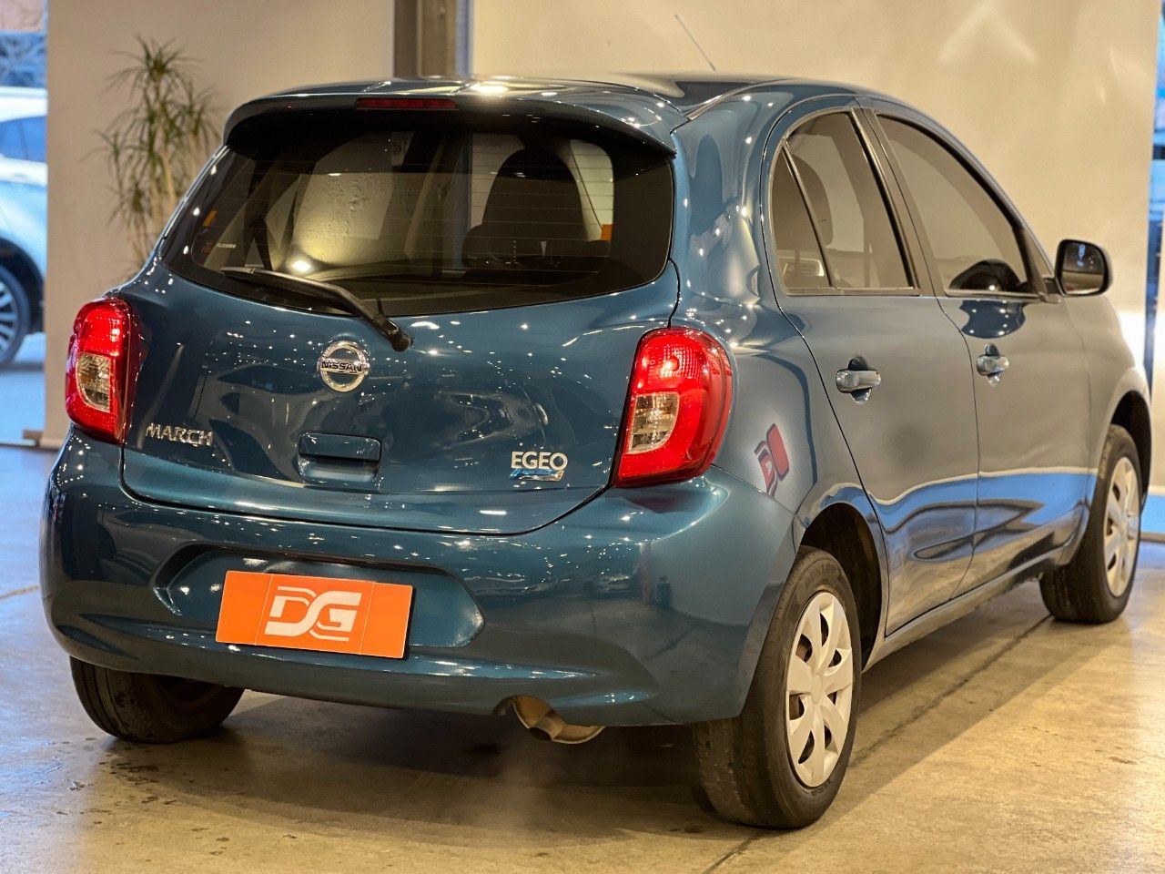 Nissan March Usado Financiado en Córdoba, deRuedas