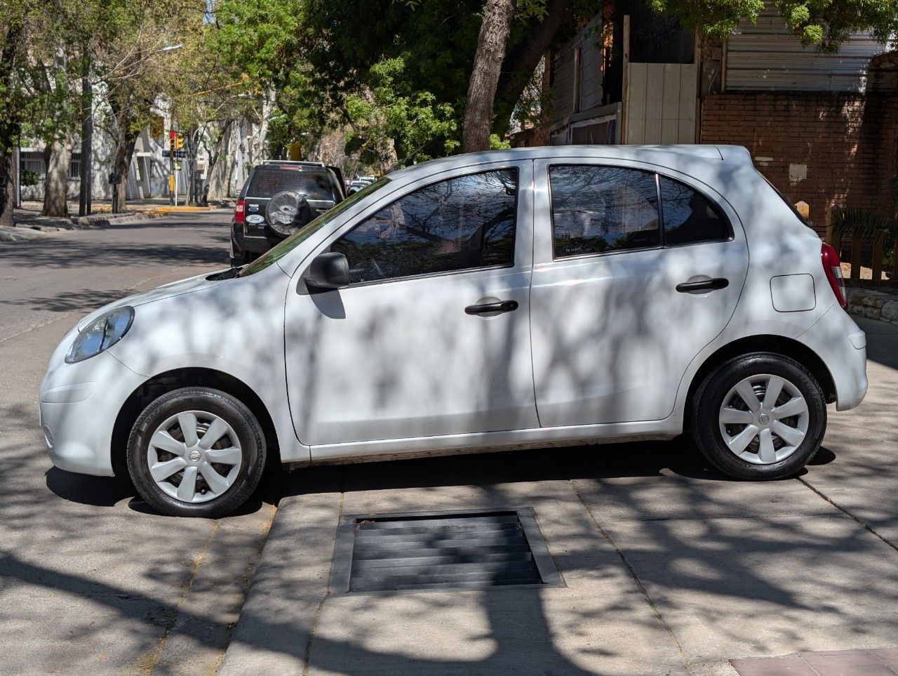 Nissan March Usado Financiado en Mendoza, deRuedas