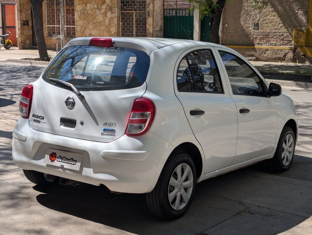 Nissan March Usado Financiado en Mendoza, deRuedas