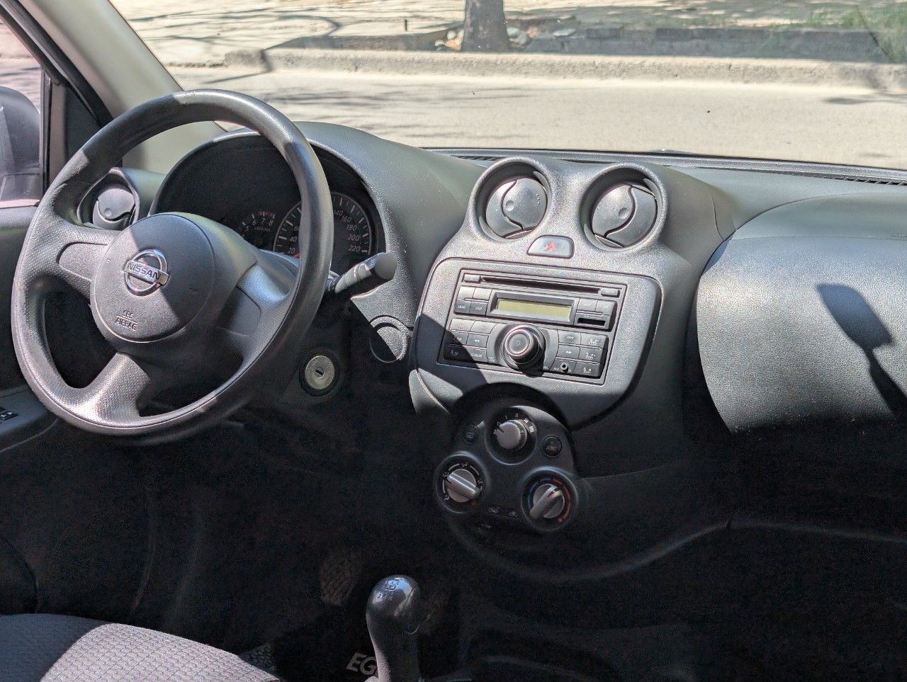 Nissan March Usado Financiado en Mendoza, deRuedas