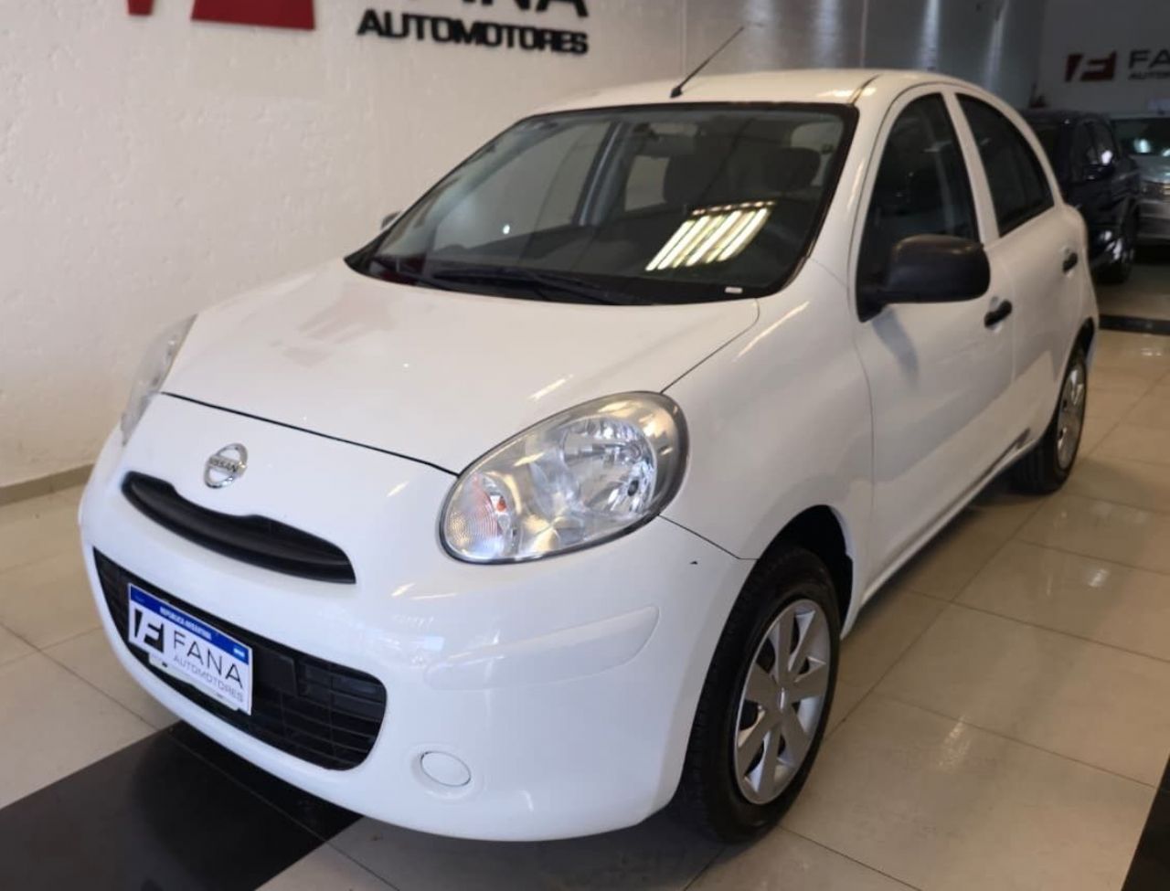 Nissan March Usado Financiado en Mendoza, deRuedas