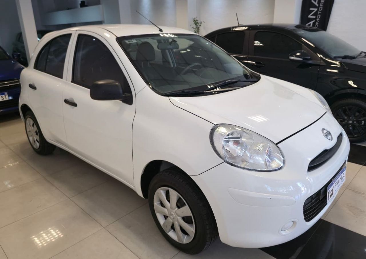 Nissan March Usado Financiado en Mendoza, deRuedas