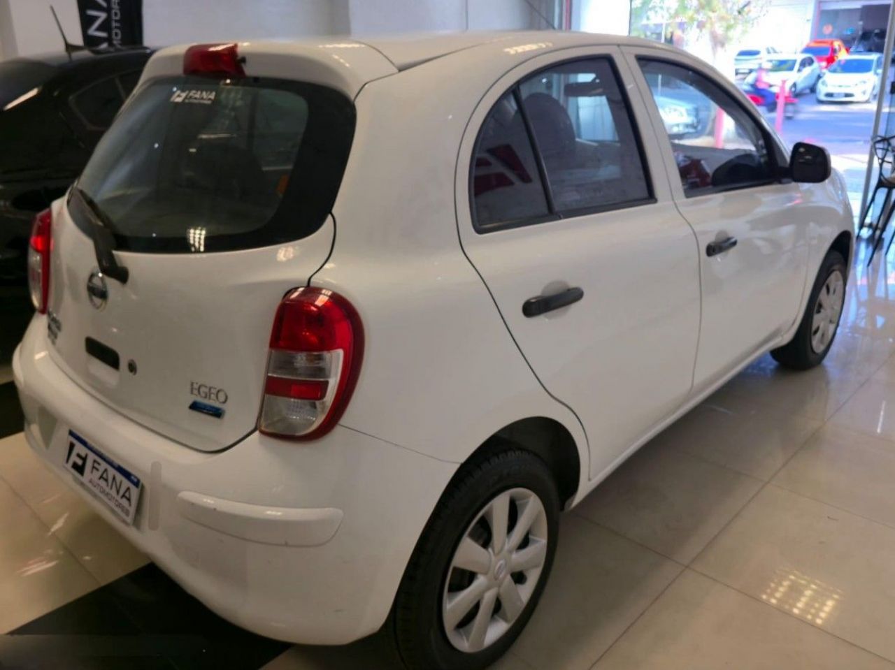 Nissan March Usado Financiado en Mendoza, deRuedas