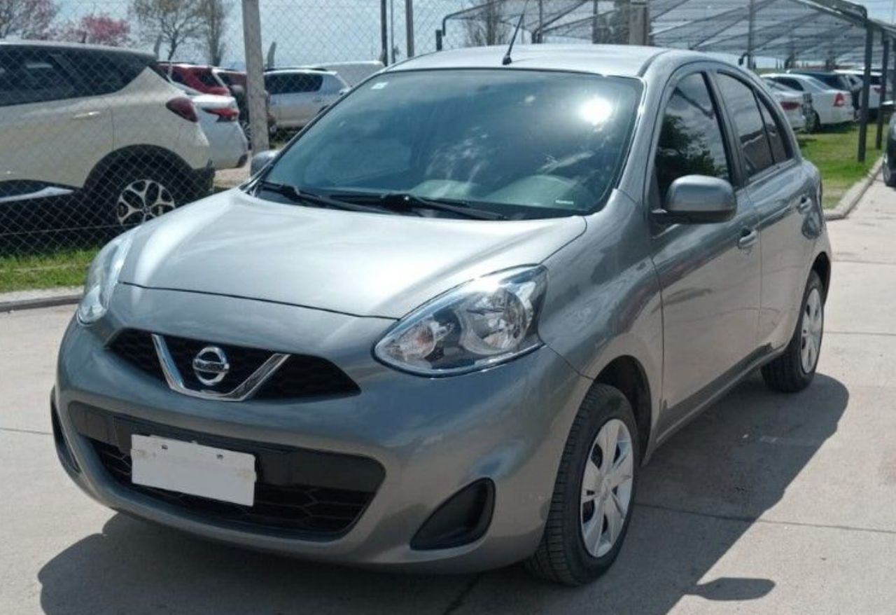 Nissan March Usado Financiado en Córdoba, deRuedas