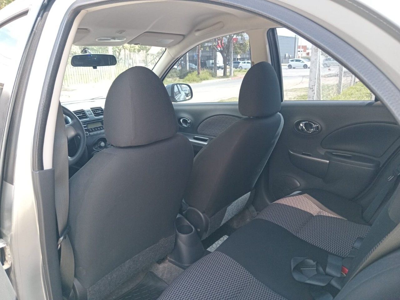 Nissan March Usado Financiado en Córdoba, deRuedas