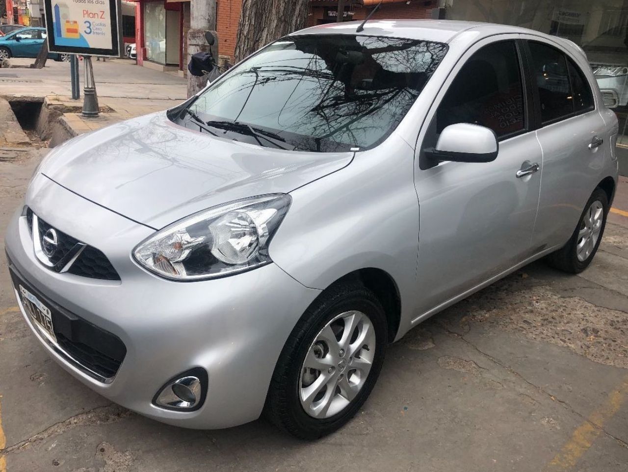 Nissan March Usado en Mendoza, deRuedas