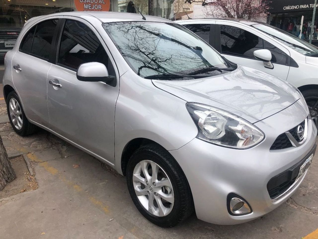 Nissan March Usado en Mendoza, deRuedas