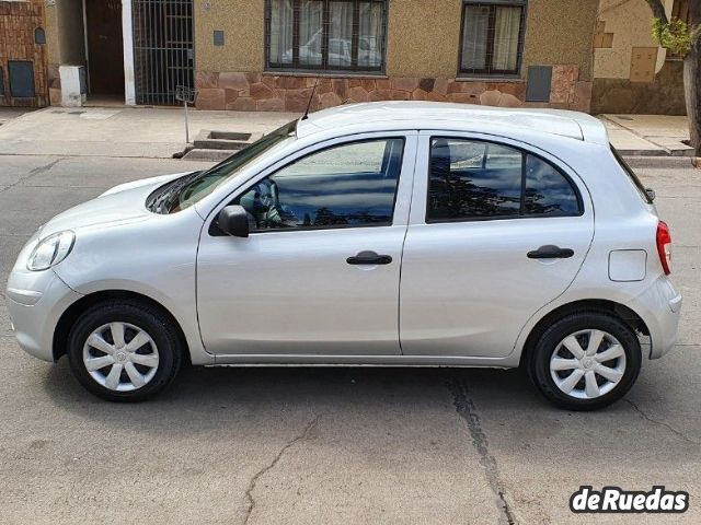 Nissan March Usado en Mendoza, deRuedas