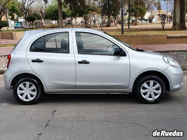 Nissan March Usado en Mendoza, deRuedas
