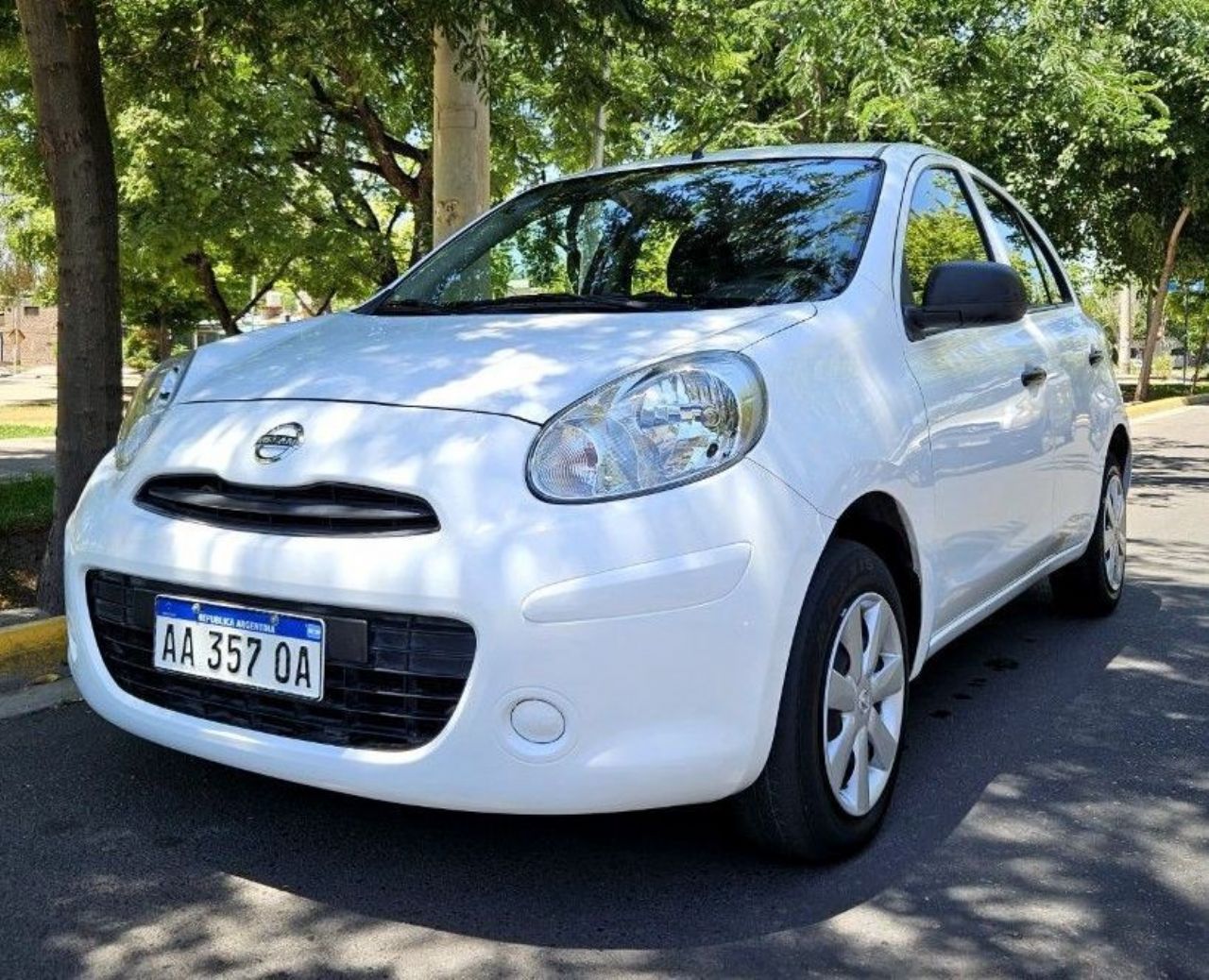Nissan March Usado en Mendoza, deRuedas