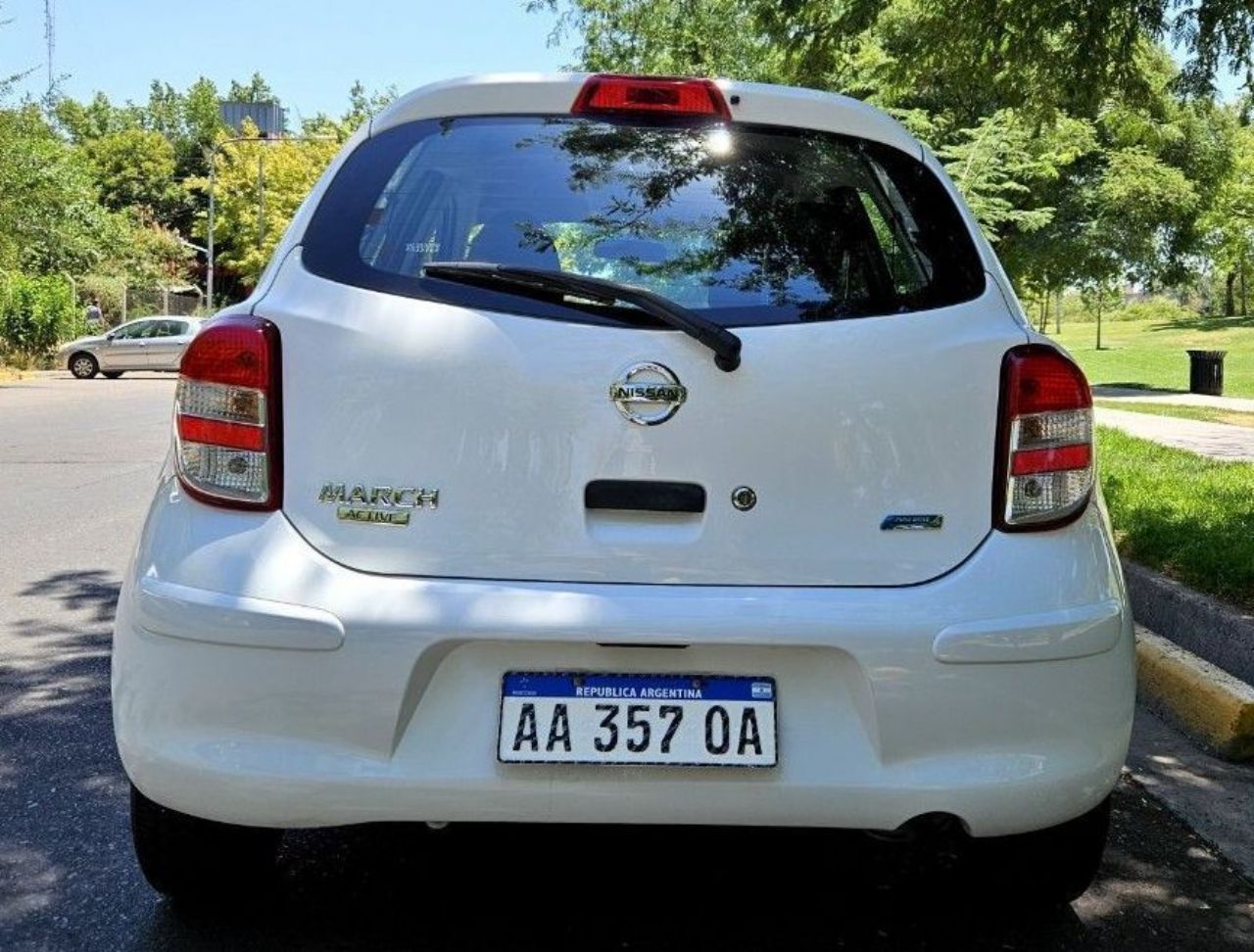 Nissan March Usado Financiado en Mendoza, deRuedas