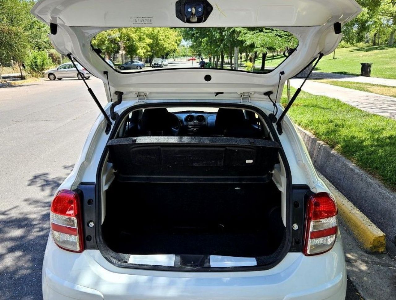 Nissan March Usado en Mendoza, deRuedas
