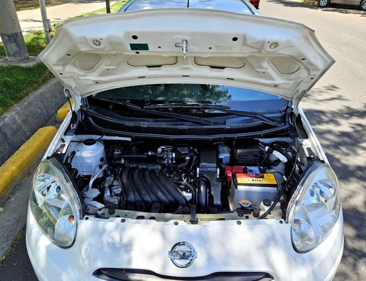Nissan March Usado en Mendoza, deRuedas