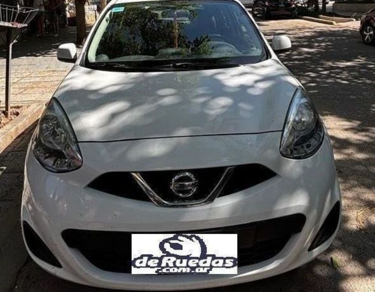 Nissan March Usado en Mendoza, deRuedas