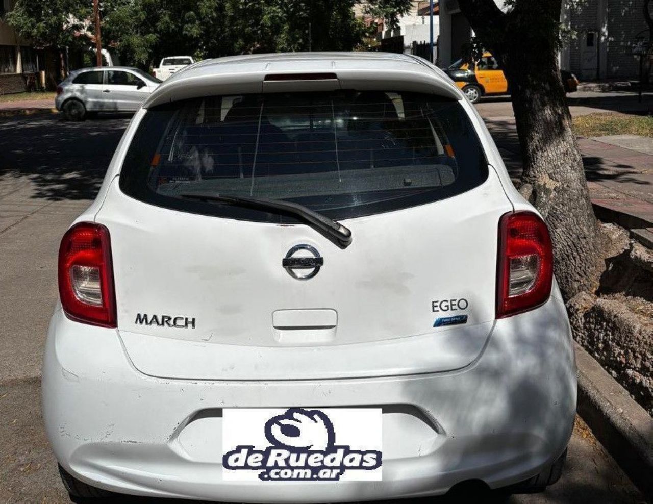 Nissan March Usado en Mendoza, deRuedas
