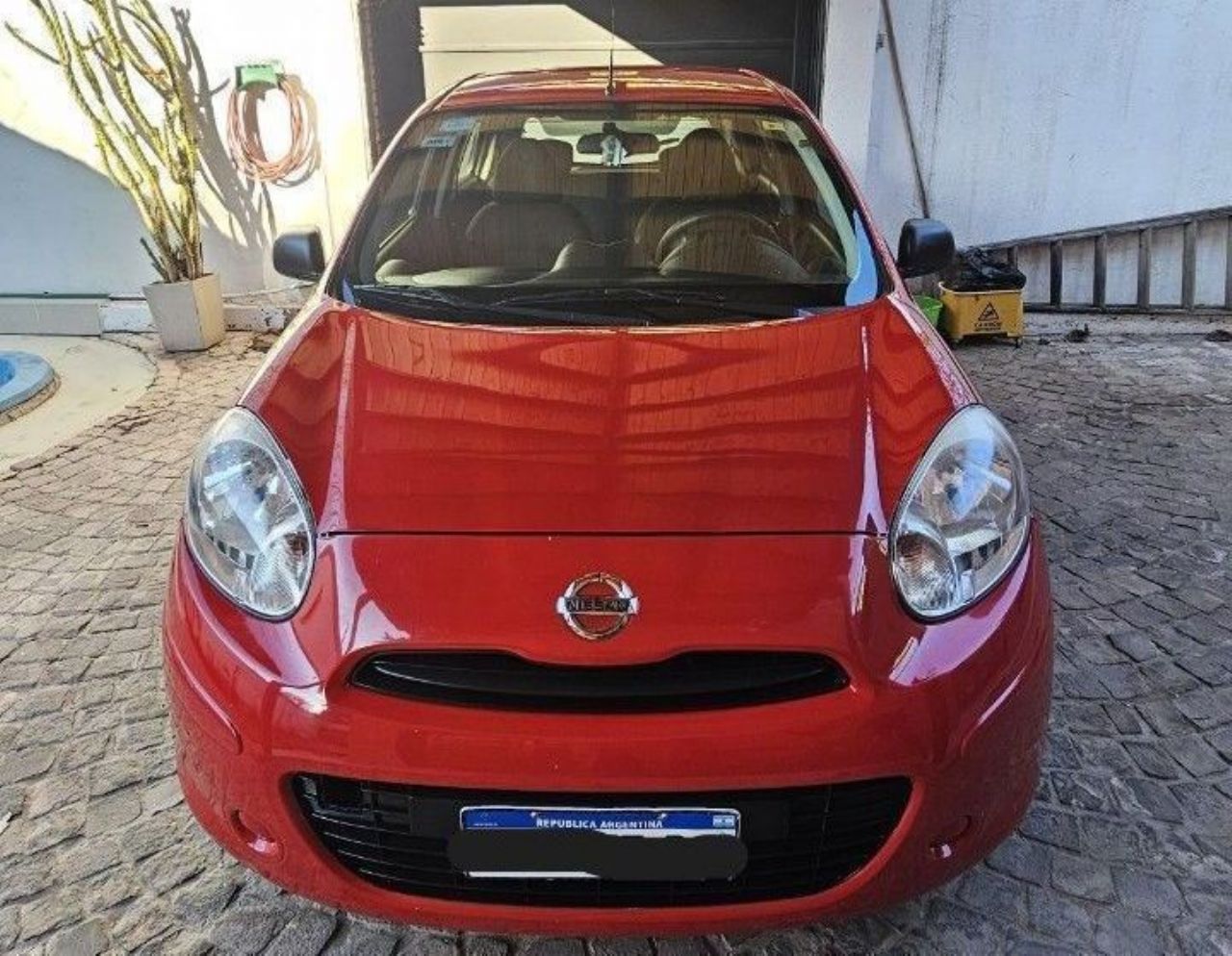 Nissan March Usado en Mendoza, deRuedas