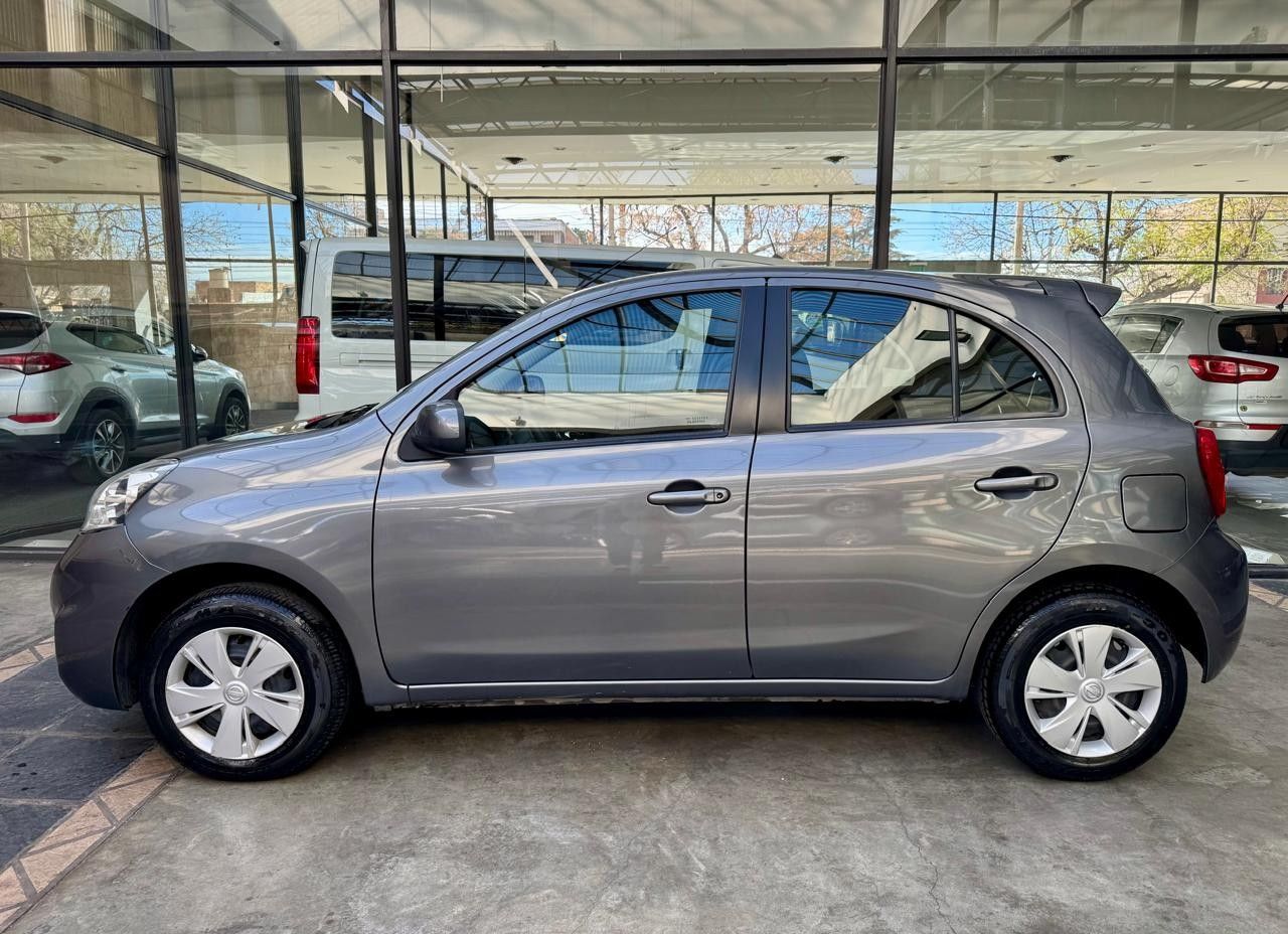 Nissan March Usado en Mendoza, deRuedas