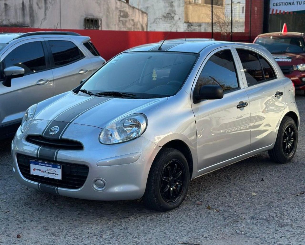 Nissan March Usado Financiado en Córdoba, deRuedas