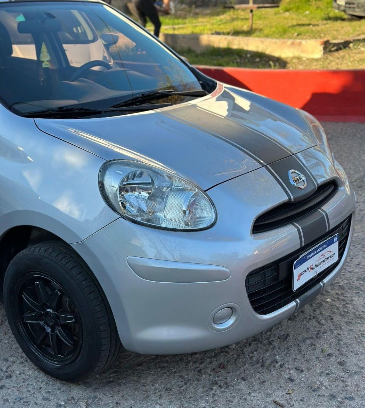 Nissan March Usado Financiado en Córdoba, deRuedas