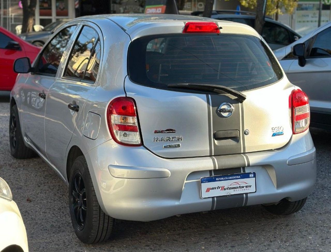 Nissan March Usado Financiado en Córdoba, deRuedas